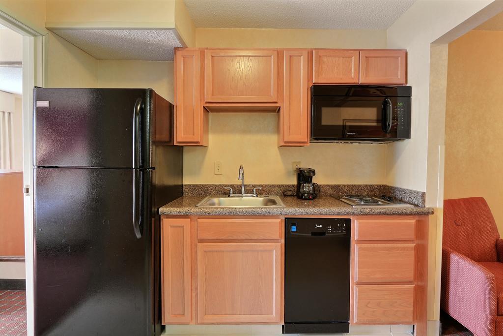 Comfort Suites Auburn Hills-Detroit Eksteriør billede