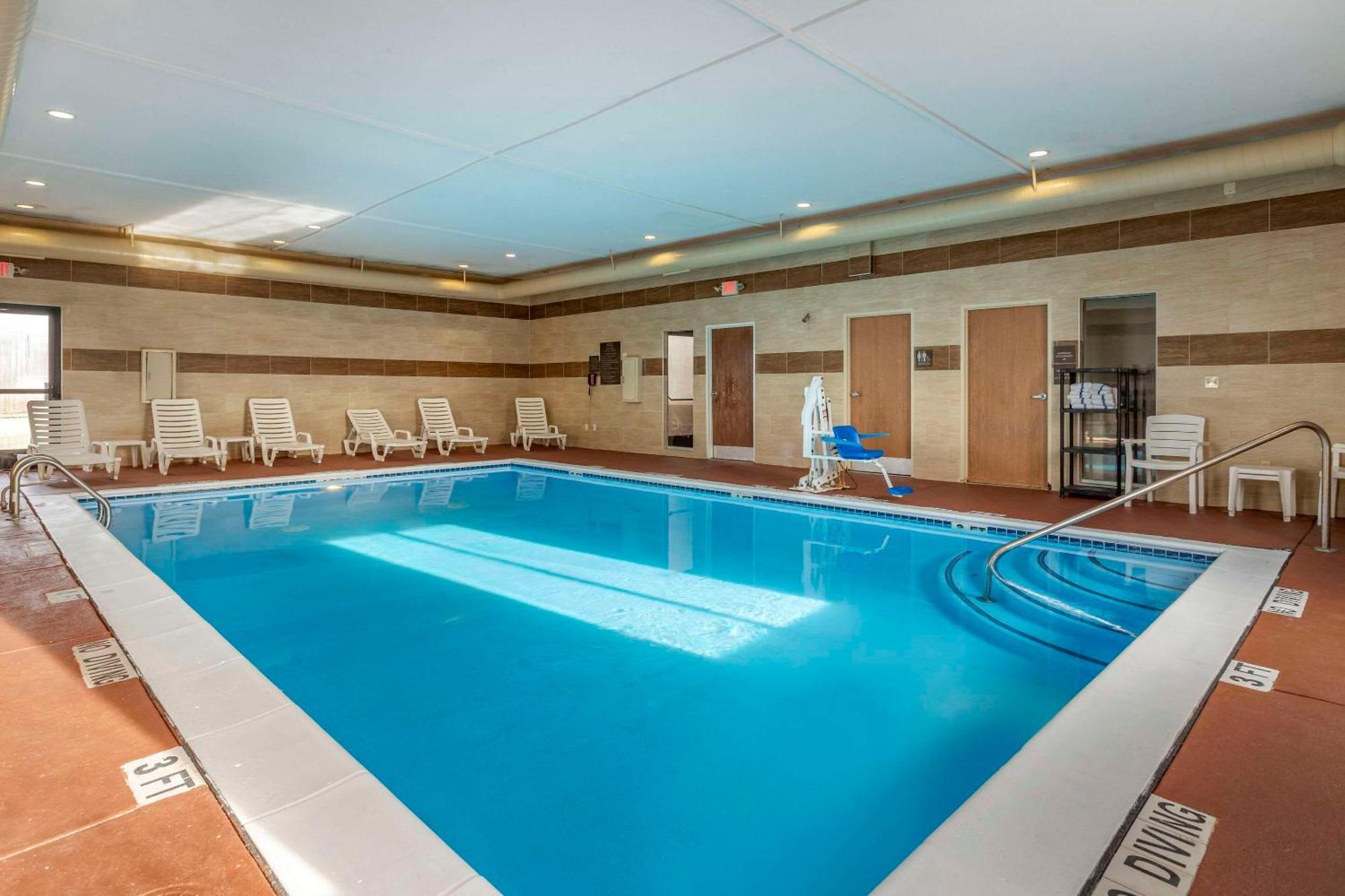 Comfort Suites Auburn Hills-Detroit Eksteriør billede